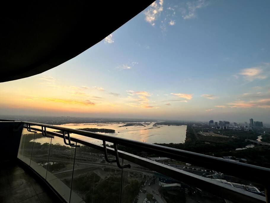 Cloud Stay@41St Floor Нойда Экстерьер фото